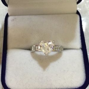 QVC 💎Diamonique solitaire baguette ring size 5